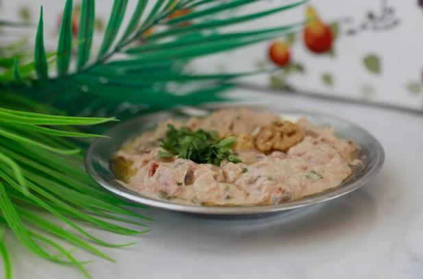 طحينة بالباذنجان و الخضار